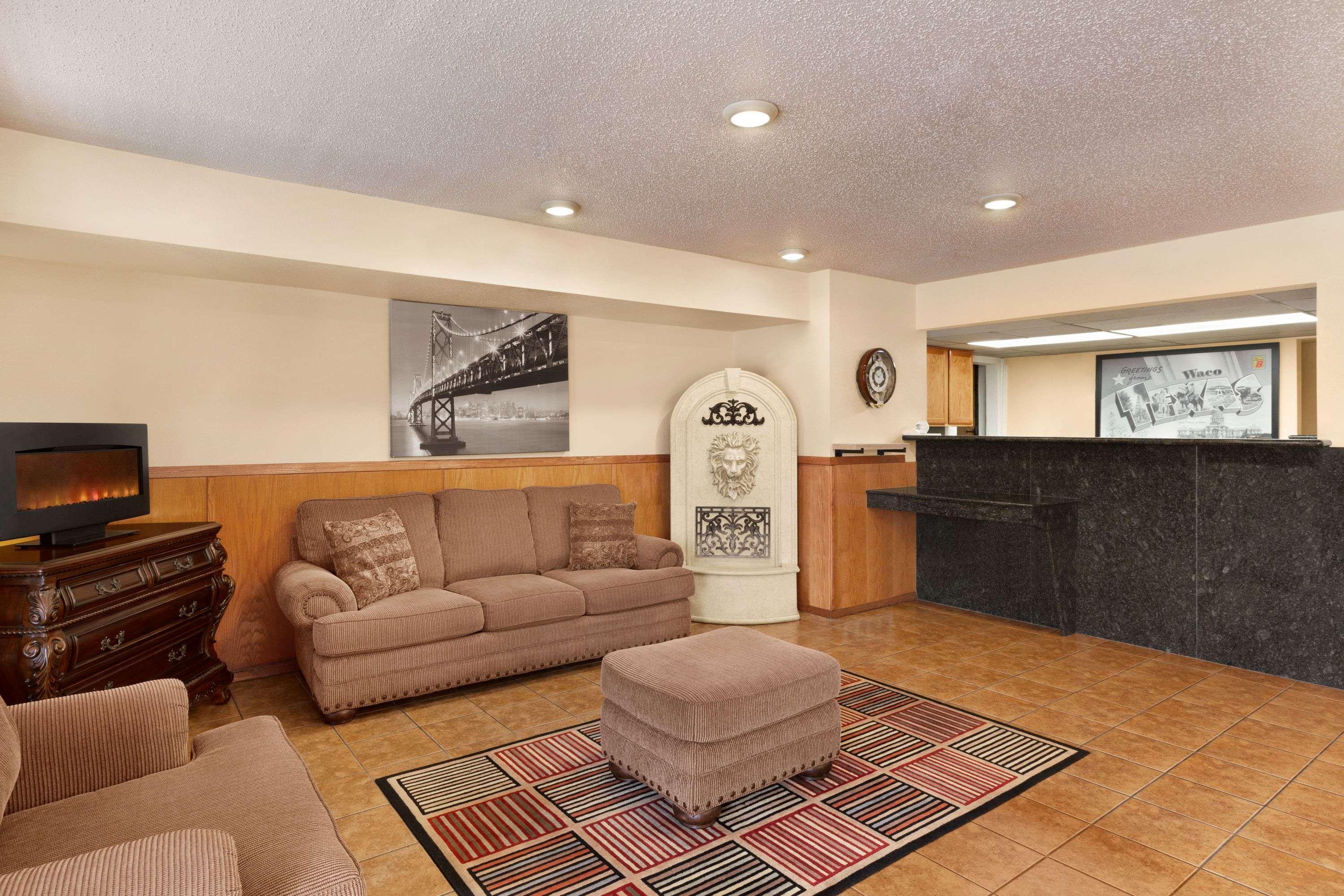 Super 8 By Wyndham Waco University Area מראה חיצוני תמונה
